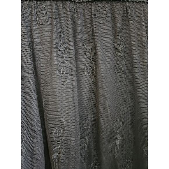 Wren and Ivory Dress Size LG Black Mesh Lace Overlay Lined Scalloped Hem S/S - Picture 7 of 10